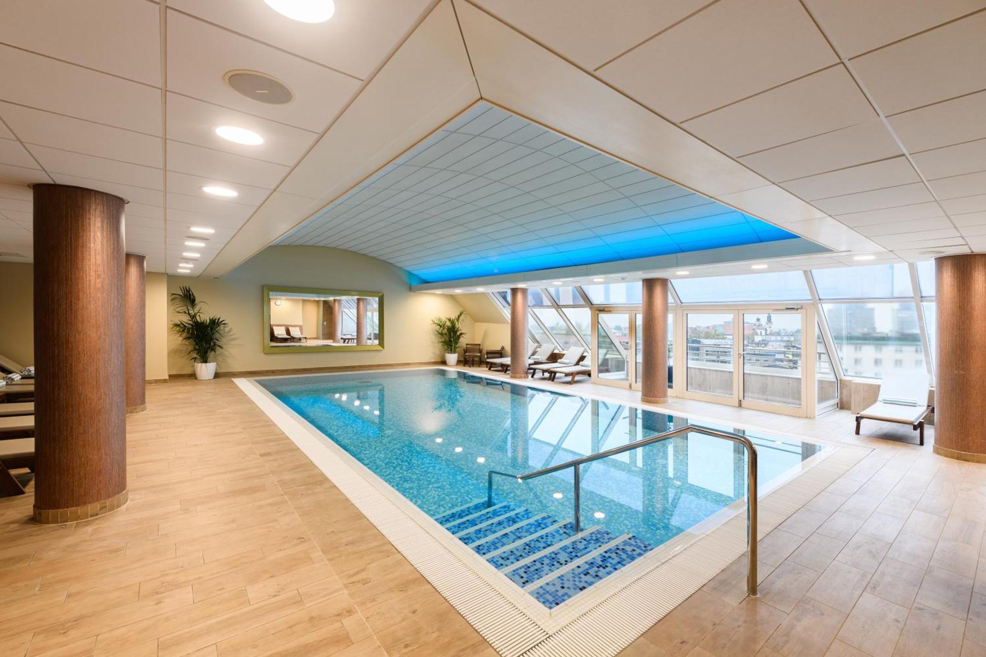 Hotel Eurostars Uhotel 4*